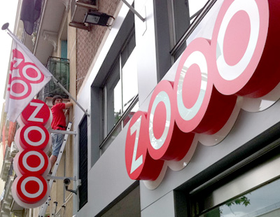 Fabricacion y montaje de rotulos y banderas de tienda ZOOO Fabricacion y montaje de rotulos y banderas de tienda ZOOO